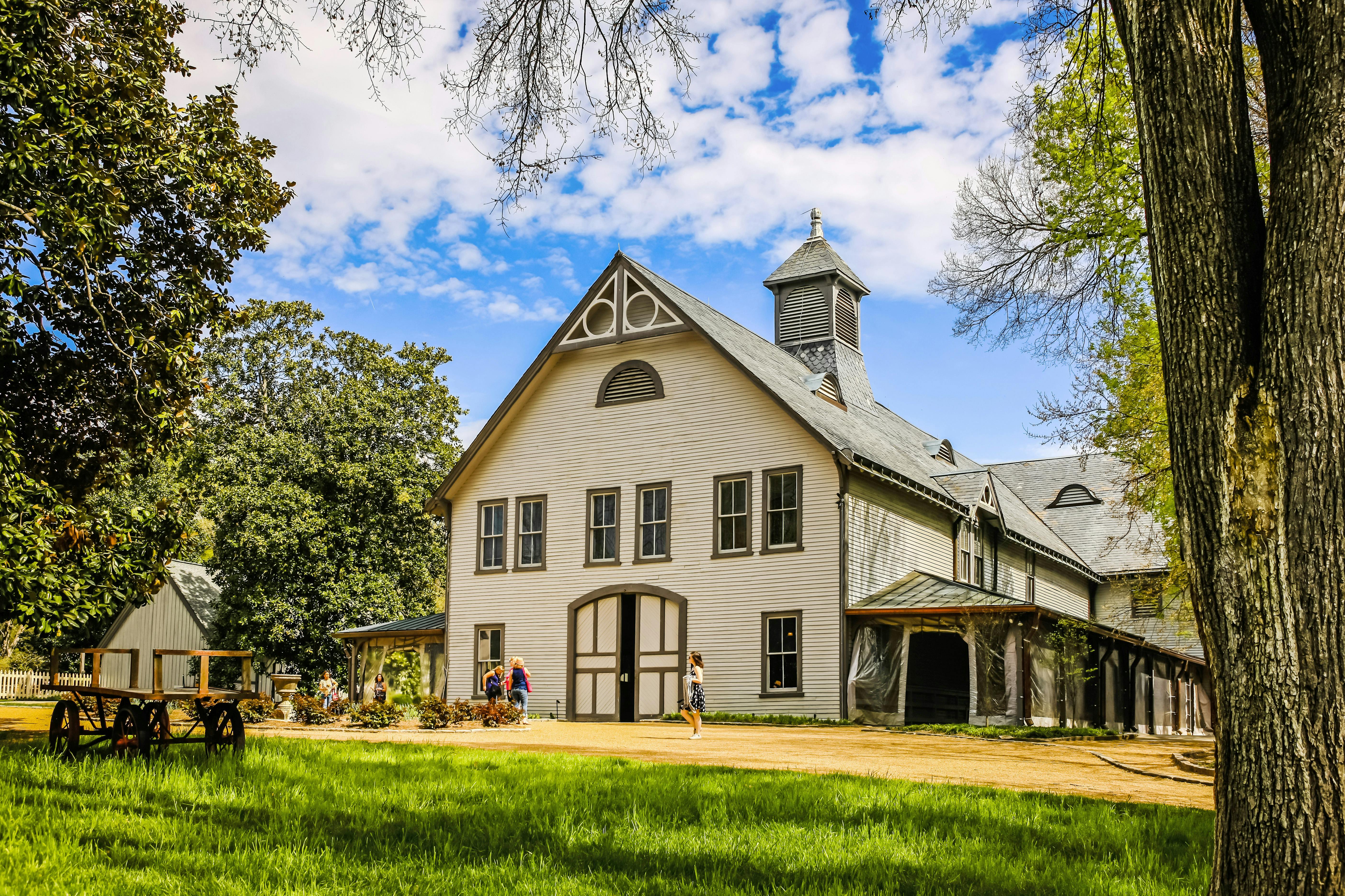 1690Bespoke Experiences Nashville Private Tours Belle Meade plantation thoroughbred carriage house 2