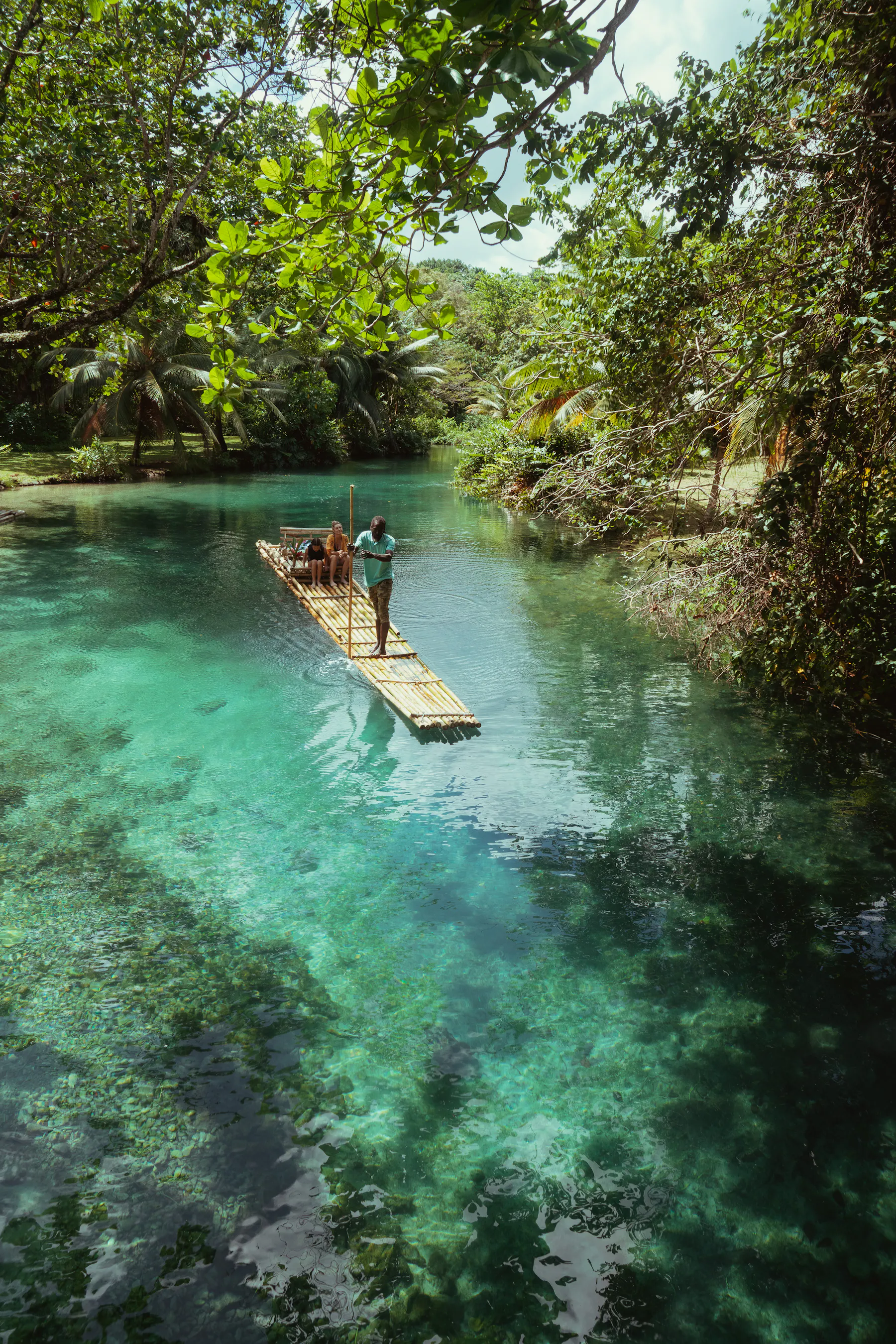 227 JTB Nature PortAntonio One raft in river Kopie