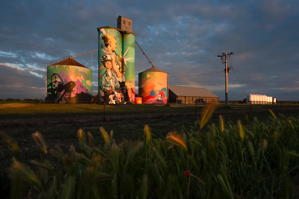 Albacutya Art Silo by Kitt Bennett 156155 Copyright Visit Victoria HR