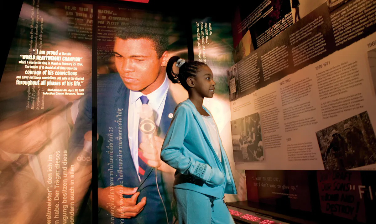 Ali Center Exhibit wGirl