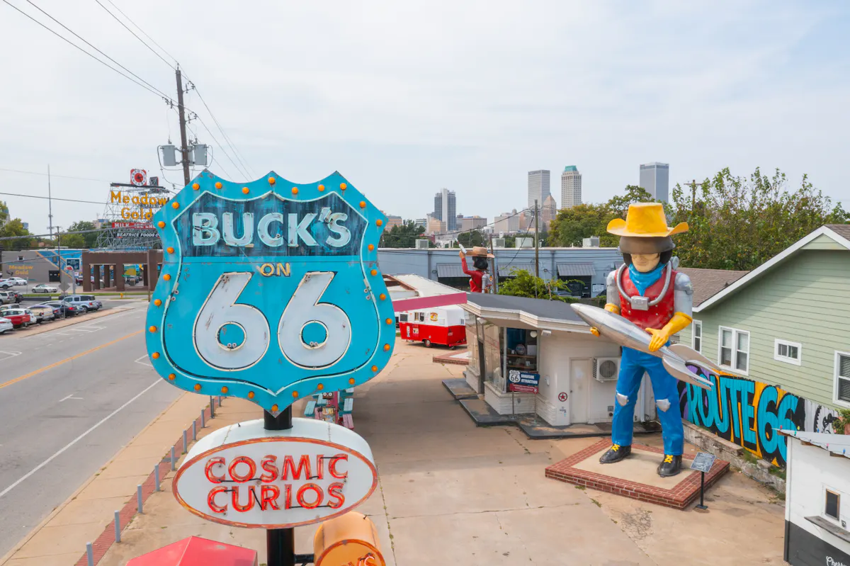 Buck Atoms Cosmic Curios Tulsa 2025.09 SS0548