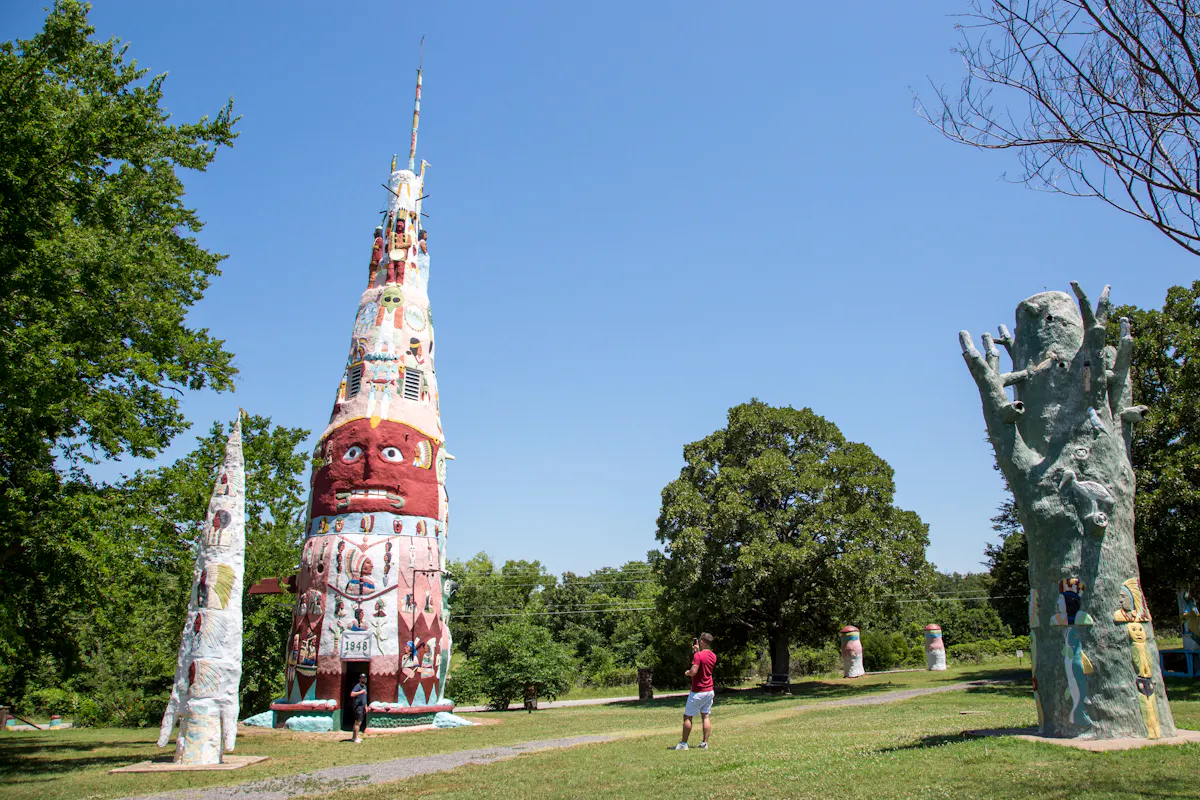 Ed Galloways Totem Pole Park LD 1733