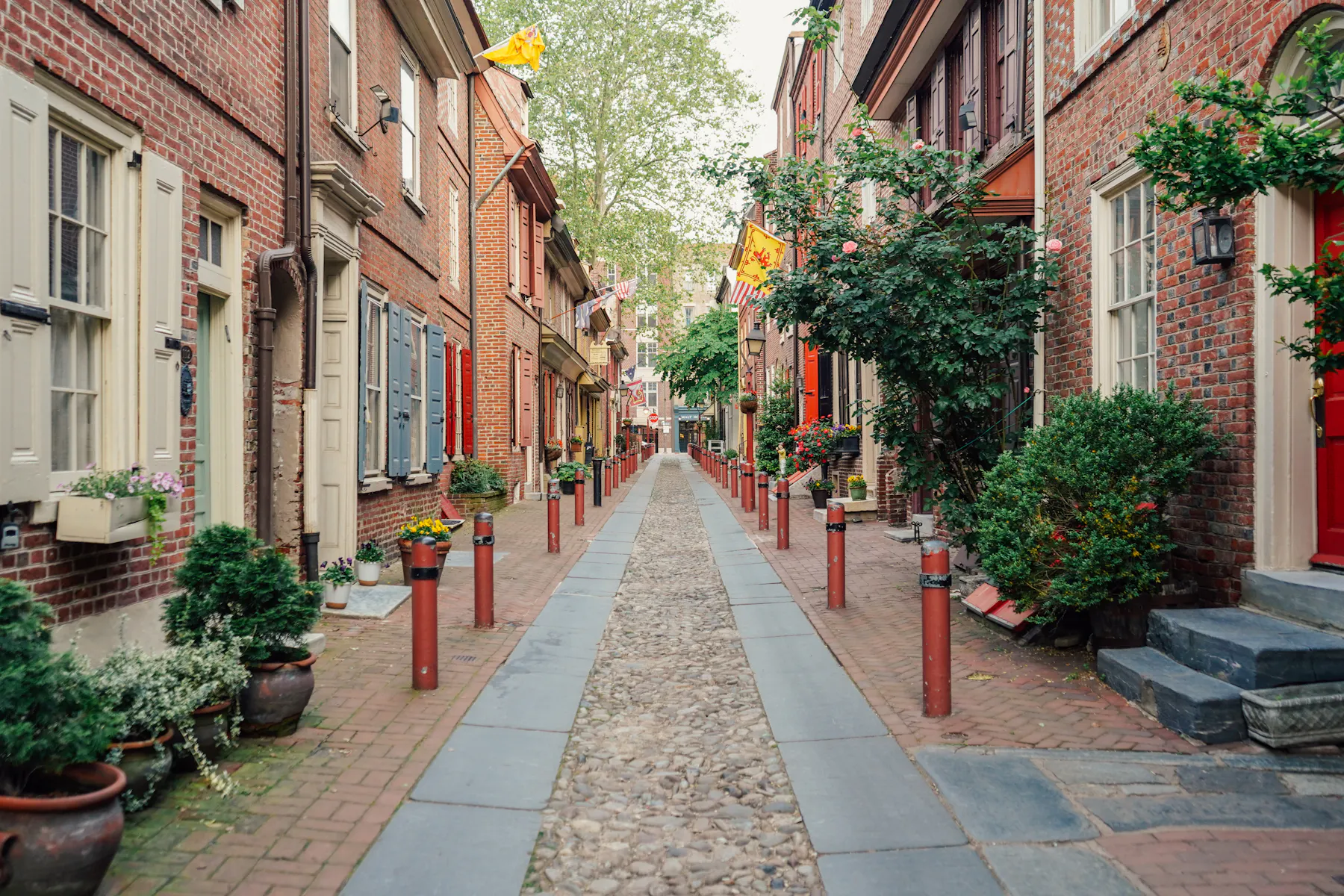 Elfreths Alley photo by Kyle Huff for PHLCVB 6 1