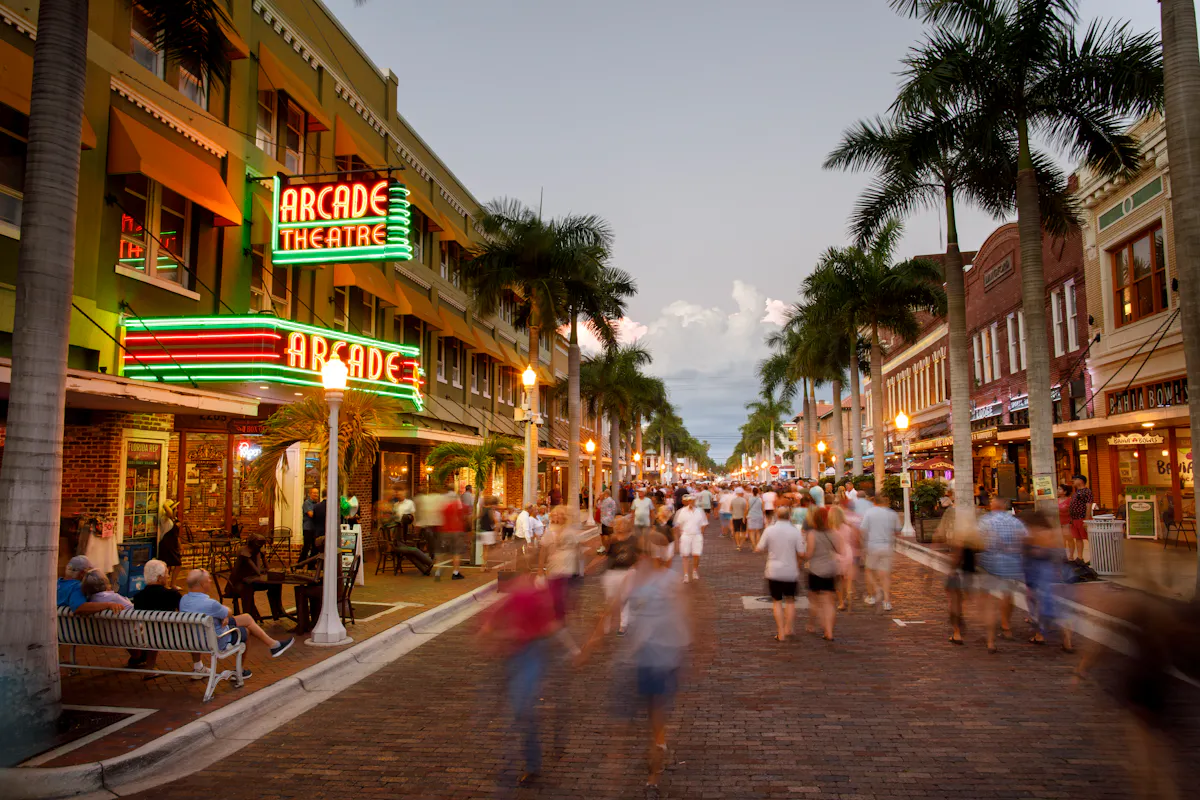 Fort Myers Islands Beaches and Neighboorhoods Downtown Fort Myers