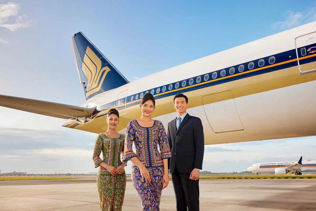 HR SIAG49371EG SQ Cabin Crew Tarmac KV 1 3 RGB