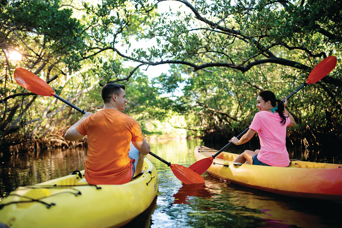 Kayak Couple Paddles rgb l Bradenton Area CVB