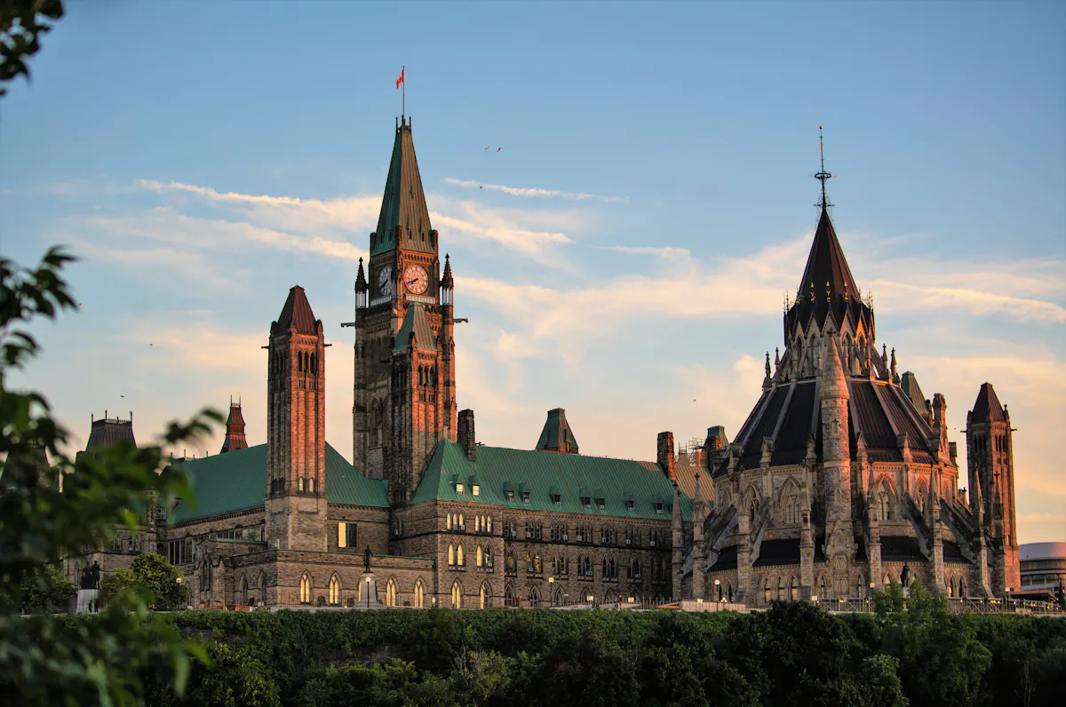 Majors Hill Park View of Parliament 11 credit Ottawa Tourism