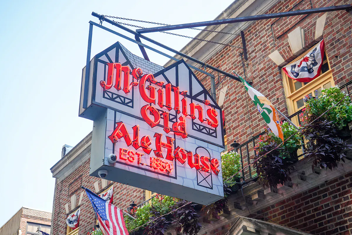 McGillins Olde Ale House2. Photo by K. Huff for PHLCVB WEB 1