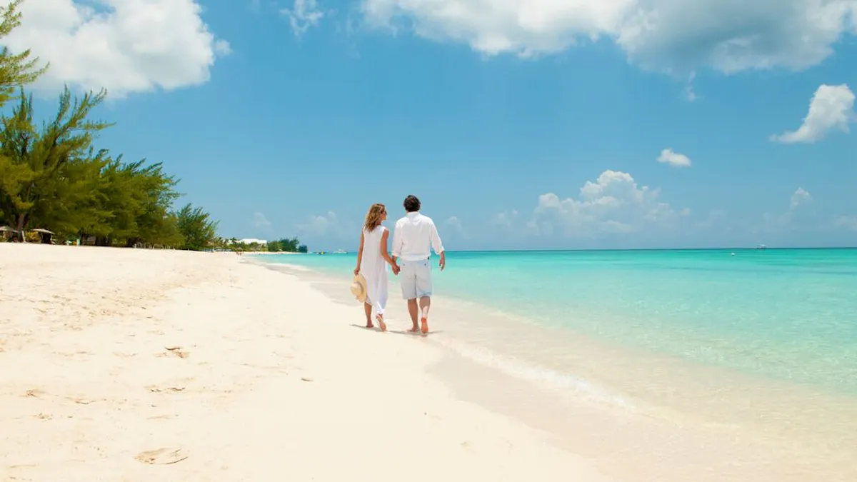 Medium CI GC Couple on Seven Mile Beach