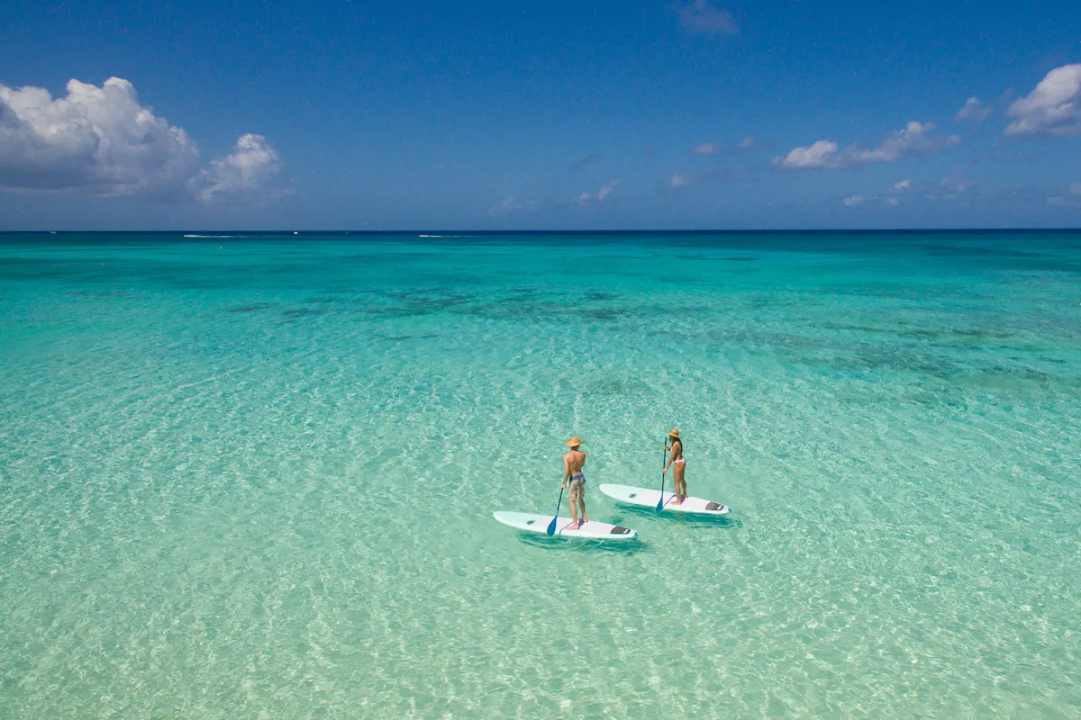 PaddleBoarding c Cayman Islands Department of Tourism