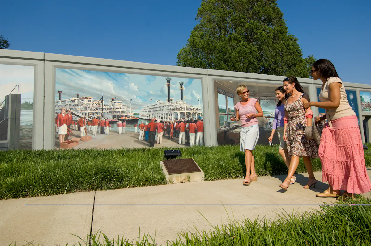 Paducah Floodwall Murals Ladies 08