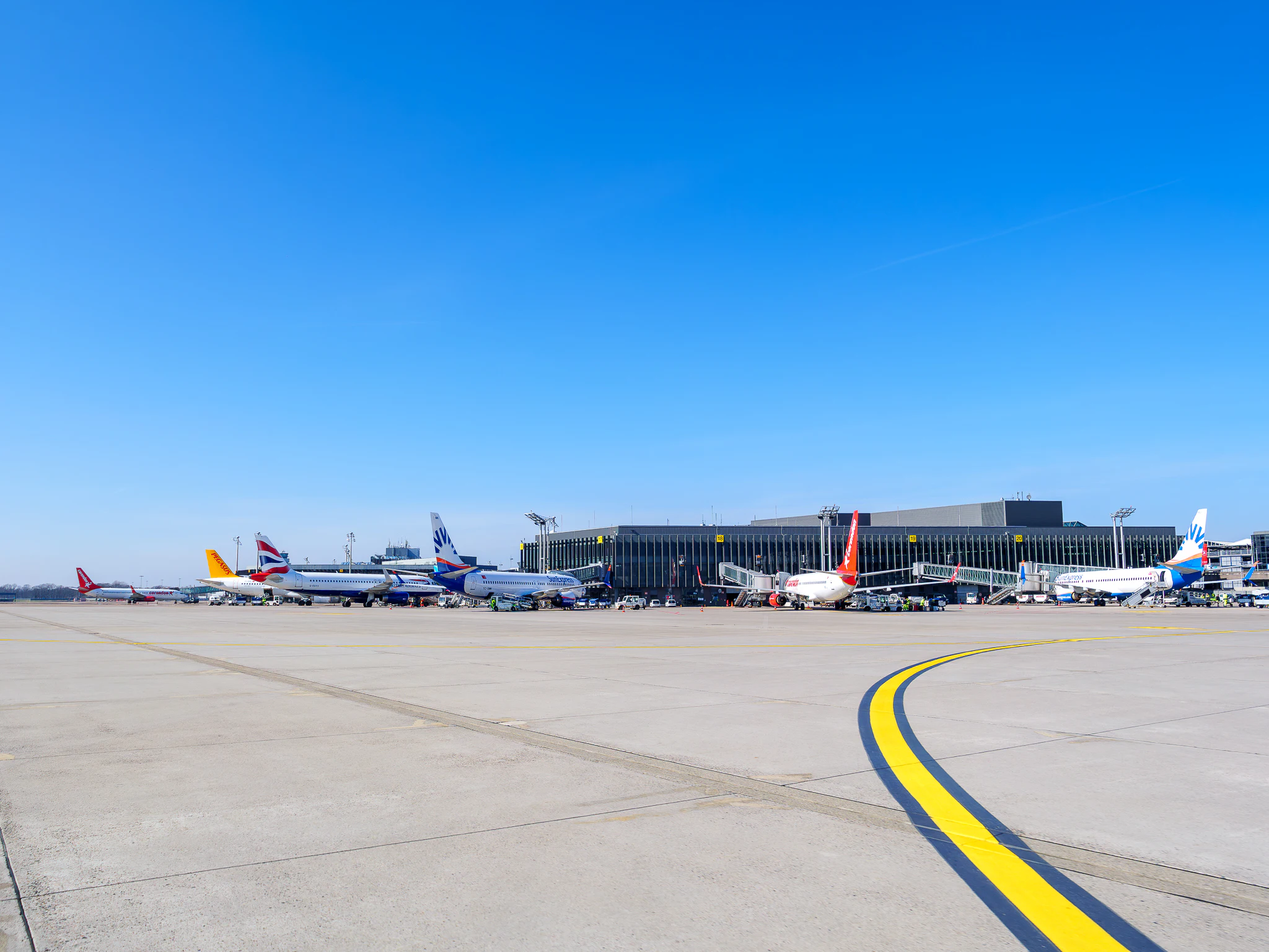 Skyline von Terminal C 1343594 Verbessert RR