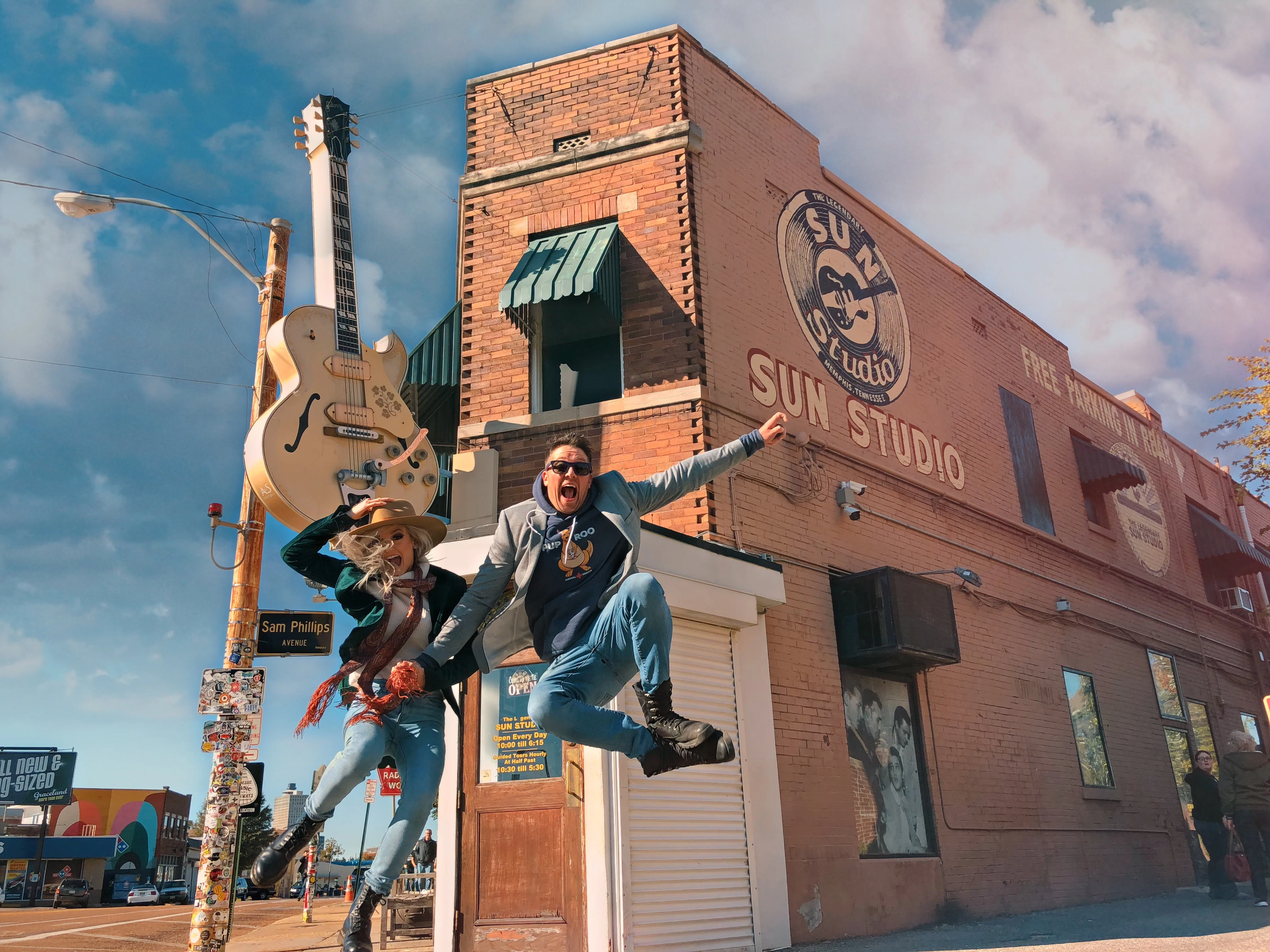 Sun Studio Pup and Roo