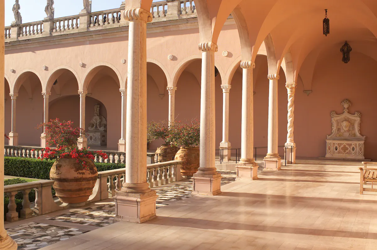 The Ringling 12