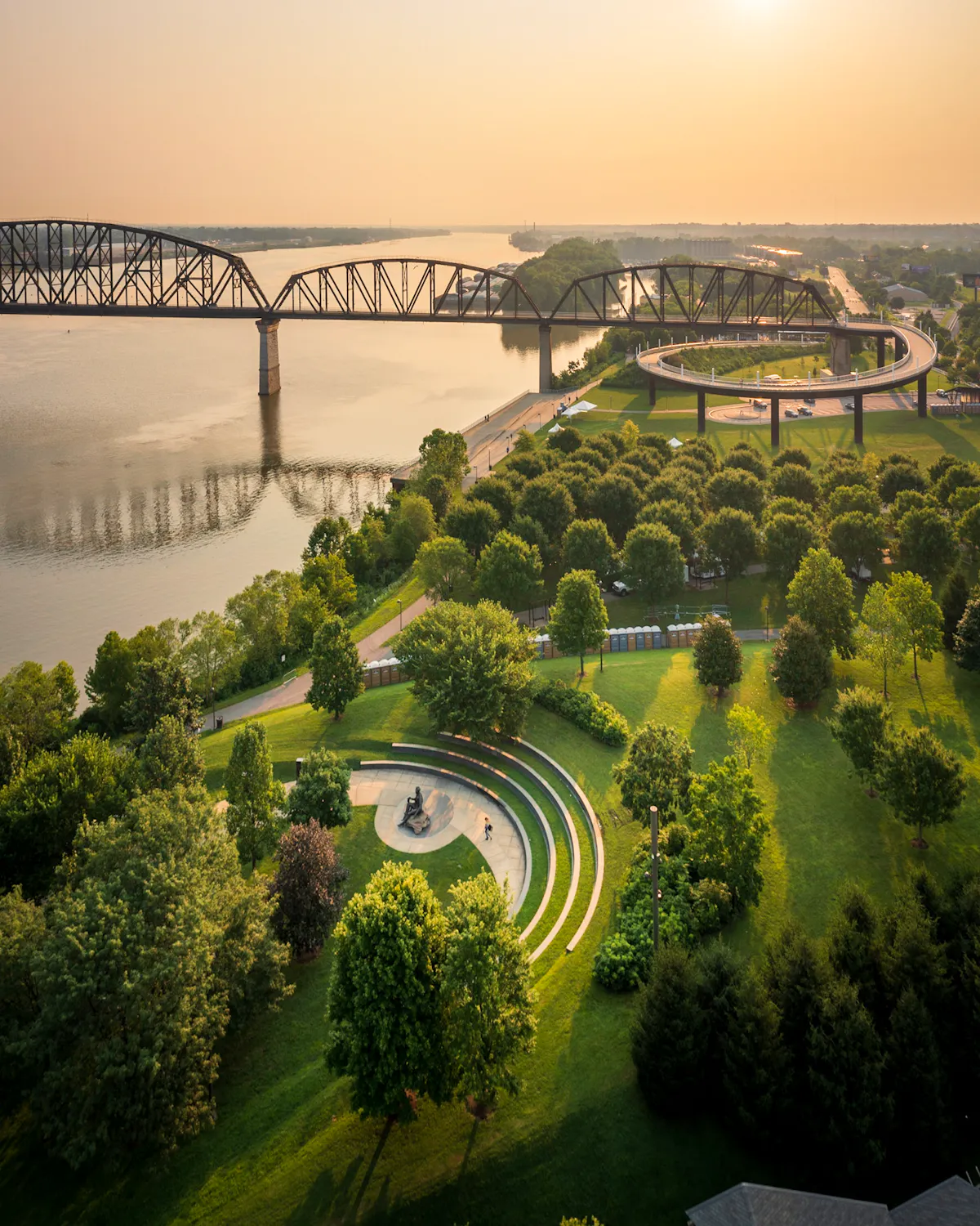Waterfront Park Lincoln Memorial Big Four Bridge