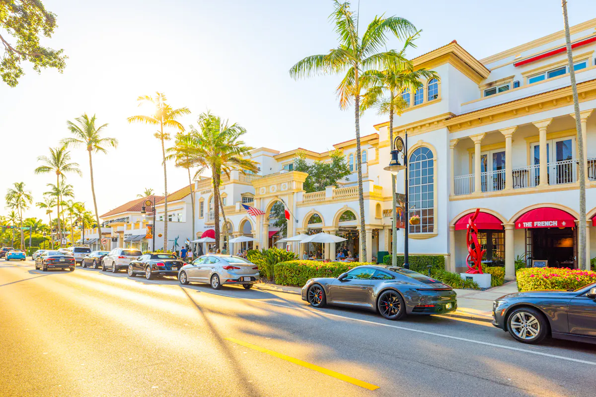 fifth Avenue South Naples 2022 0247