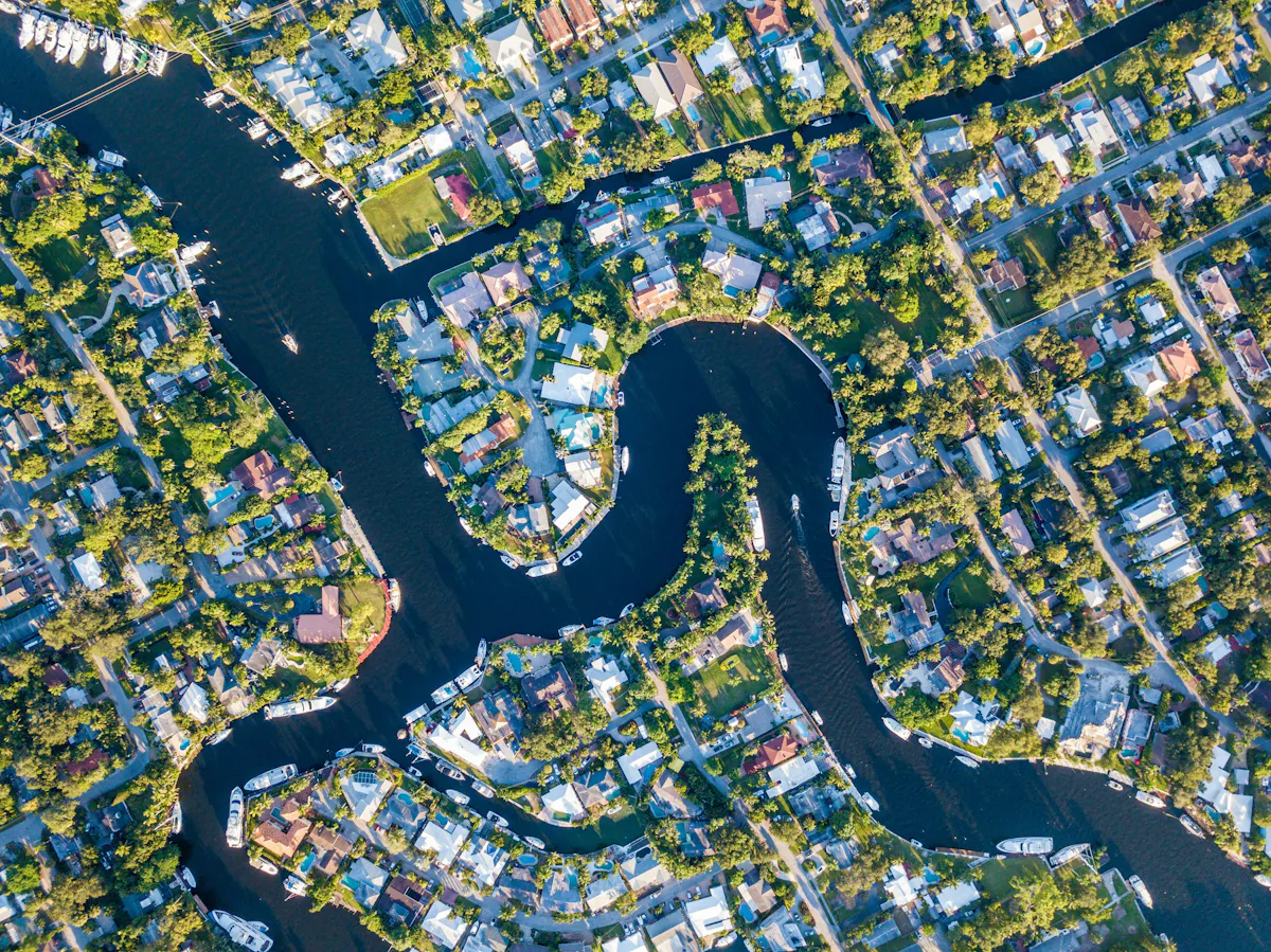 luiz cent xFSk 1py60Y unsplash
