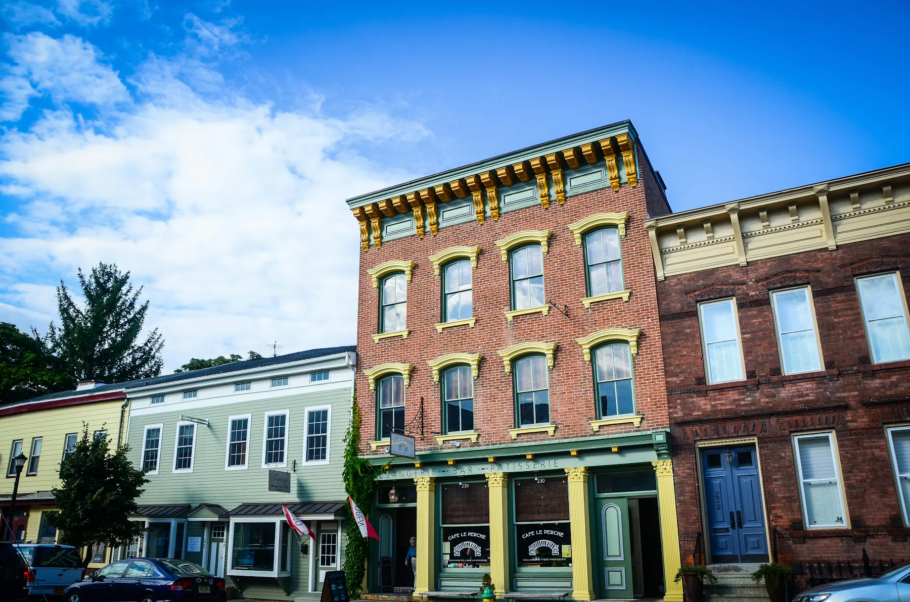new york suburban homes pbTEZoCt3wQ unsplash