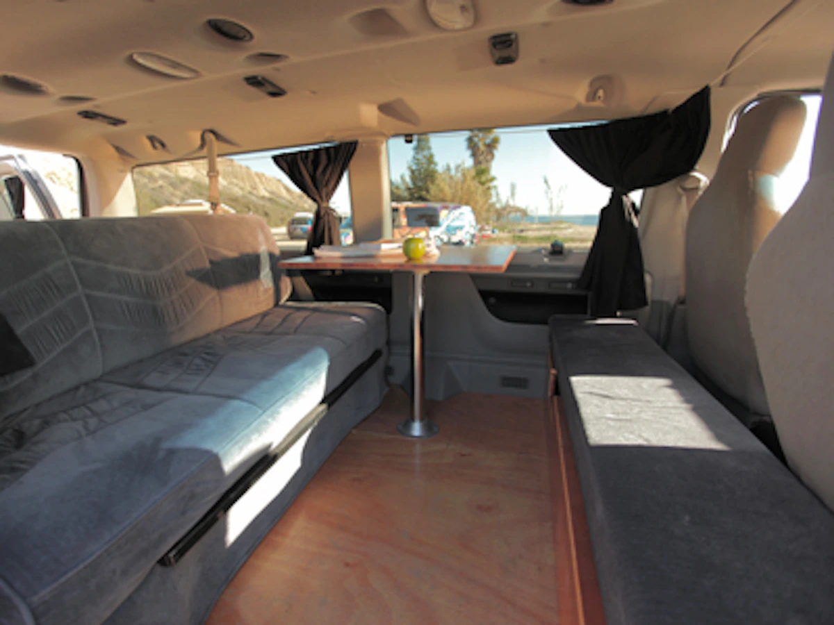Escape Campervans USA Mavericks innen