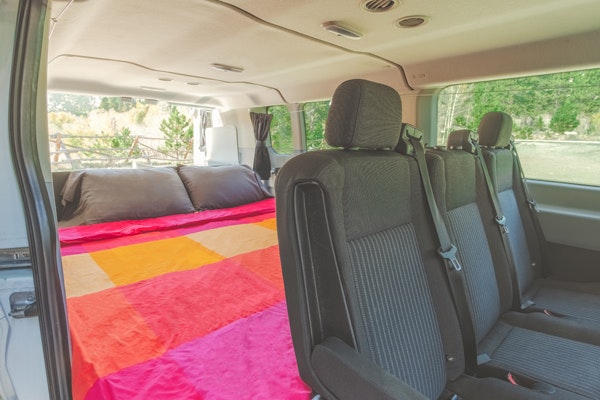 Escape Campervans USA Big Sur Doppelbett im Fahrzeug