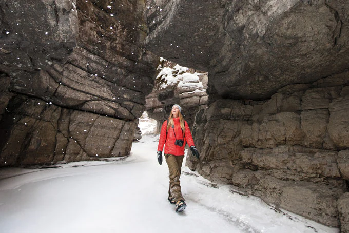 SkiABJasper Maligne Canoyon Icewalk1