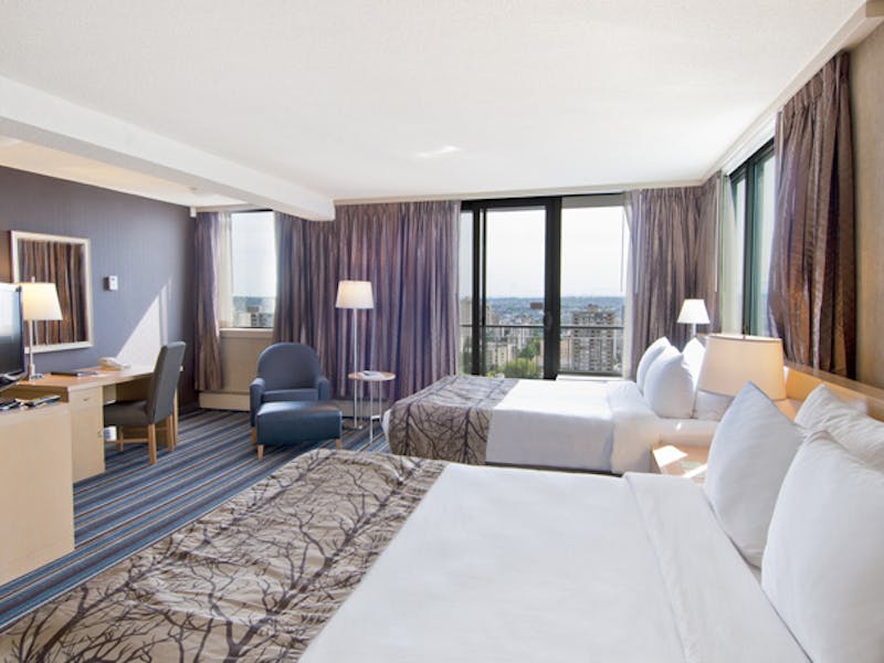 HotelBritishColumbiaBlueHorizonVancouver room