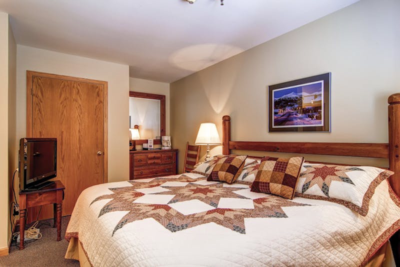 HotelColoradoBreckenridge River Mountain Lodge3