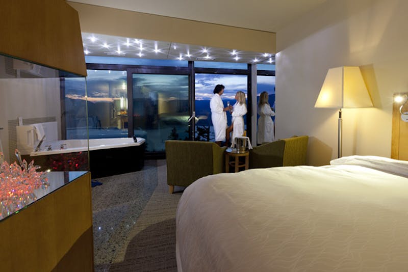 HotelBritish ColumbiaSparkling Hill Resort2