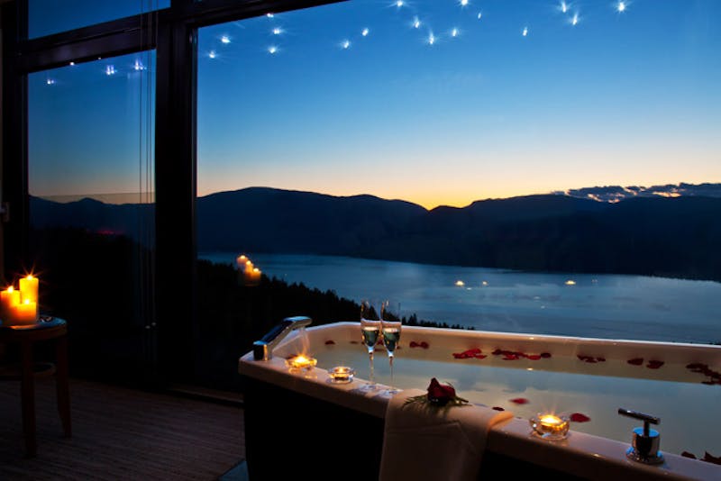 HotelBritish ColumbiaSparkling Hill Resort3