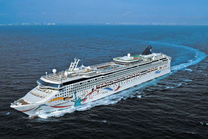 KreuzfahrtNCLNorwegianDawn aussen