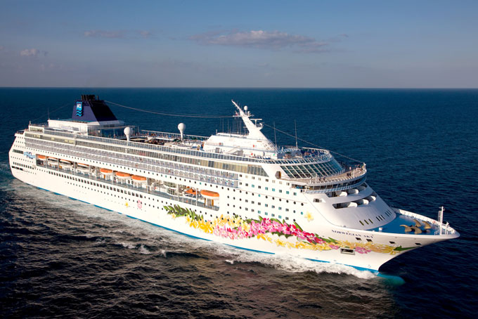 KreuzfahrtNCLNorwegianSky aussen