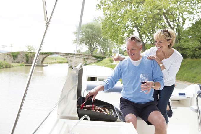 OntarioHausbootLeBoataussen3