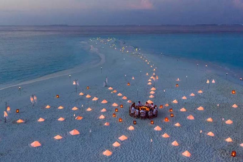 HotelMaledivenSonevaFushi Sandbank Dinner