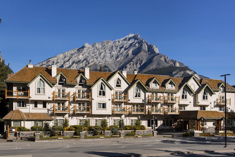 HotelAlbertarundlestone exterior