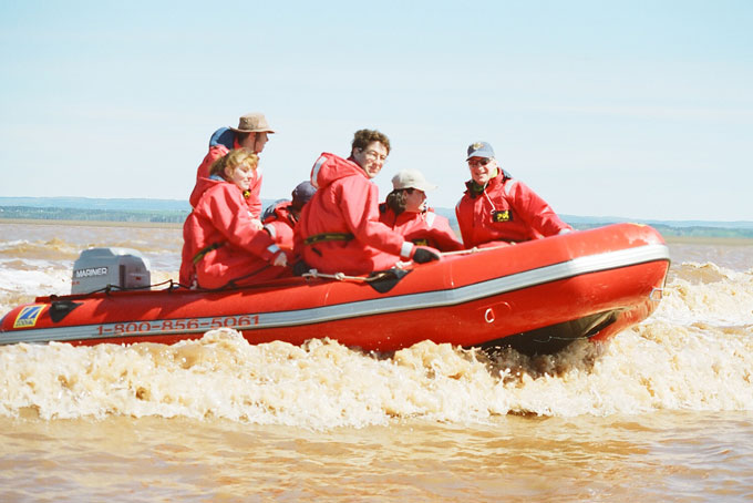 AusfluegeNova ScotiaTidalBoreRafting1