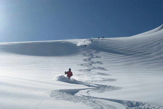 SkiABBanffHeliSkiing5