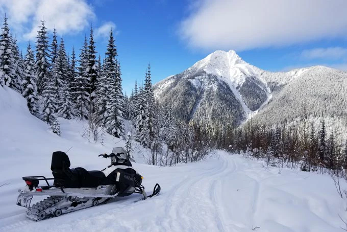 SkiABBanffSnowmobileTour3