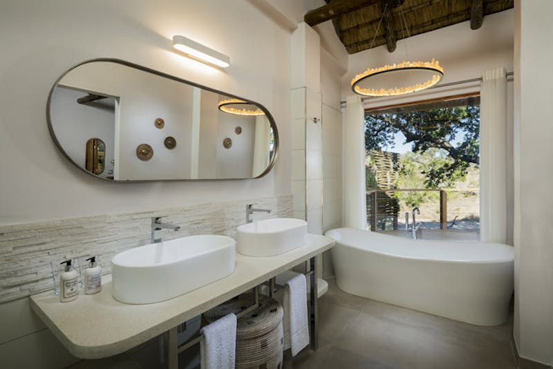 HotelSuedafrikaUlusabasafari lodge bathroom