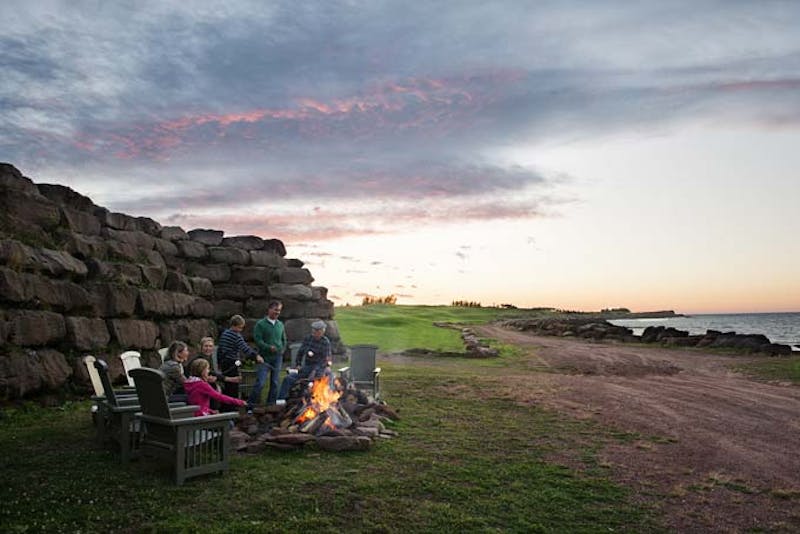 HotelNova ScotiaFox Harbr ResortLagerfeuer