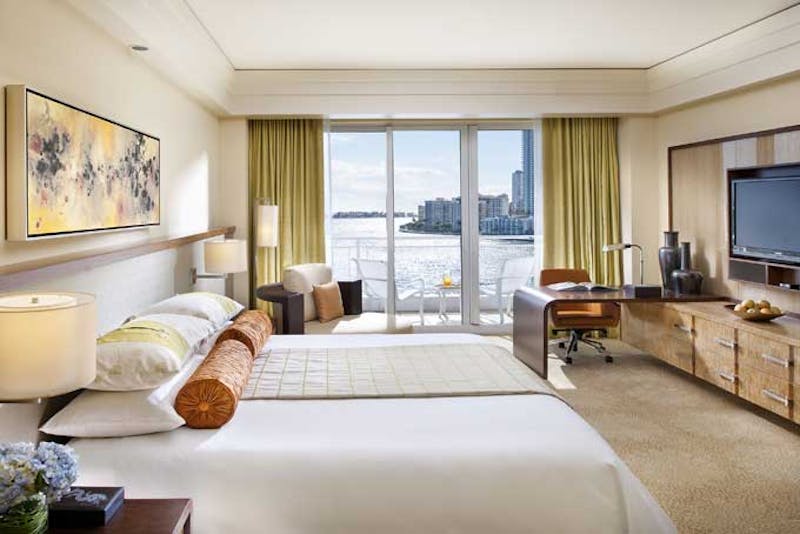 HotelFloridaMandarin Oriental MiamiDeluxe Bay View Bedroom