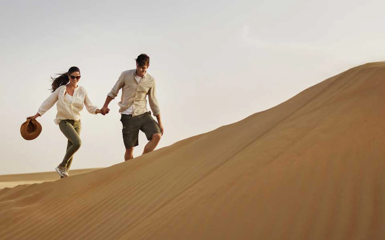 DubaiTEASER DESERT COUPLE
