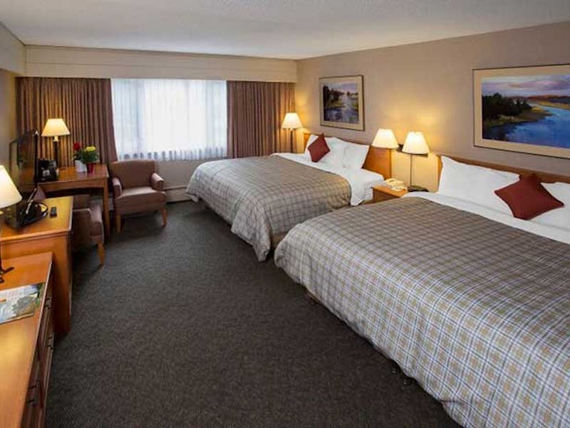 HotelAlbertaJasper LobstickLodge2