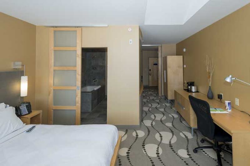 HotelManitobaHeclaLakeviewResort1