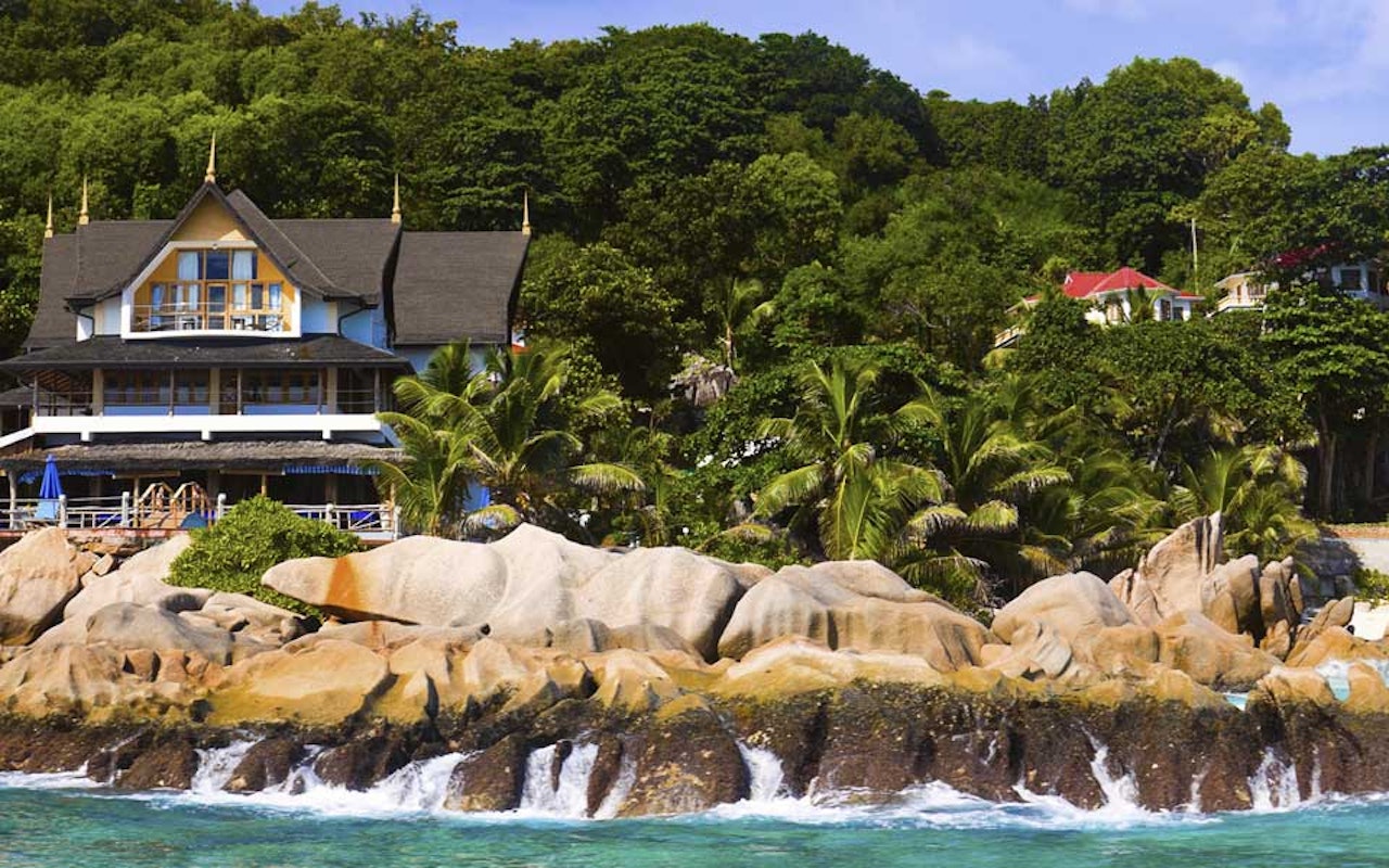 SeychellenTeaser Patatran Hotel Aussenansicht