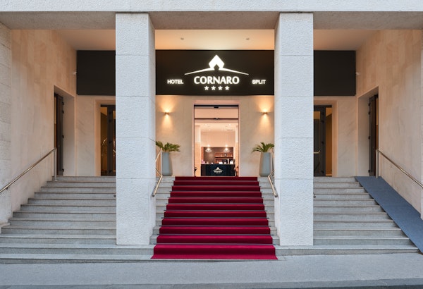 HotelKroatienCornaro Split Entrance 2b