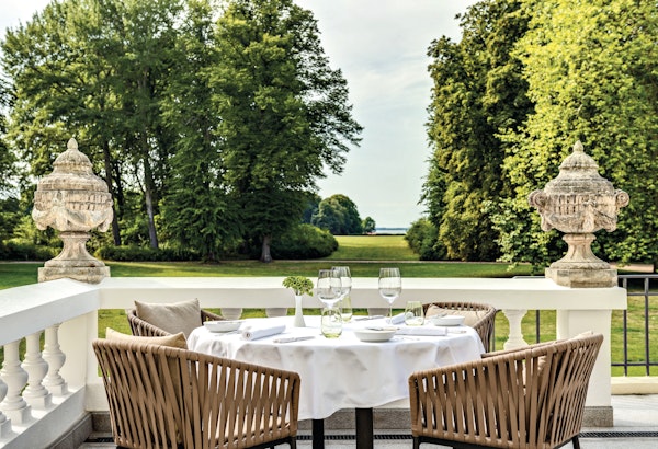 HotelDeutschlandWeissenhaus Terrasse des Gourmetrestaurants Courtier