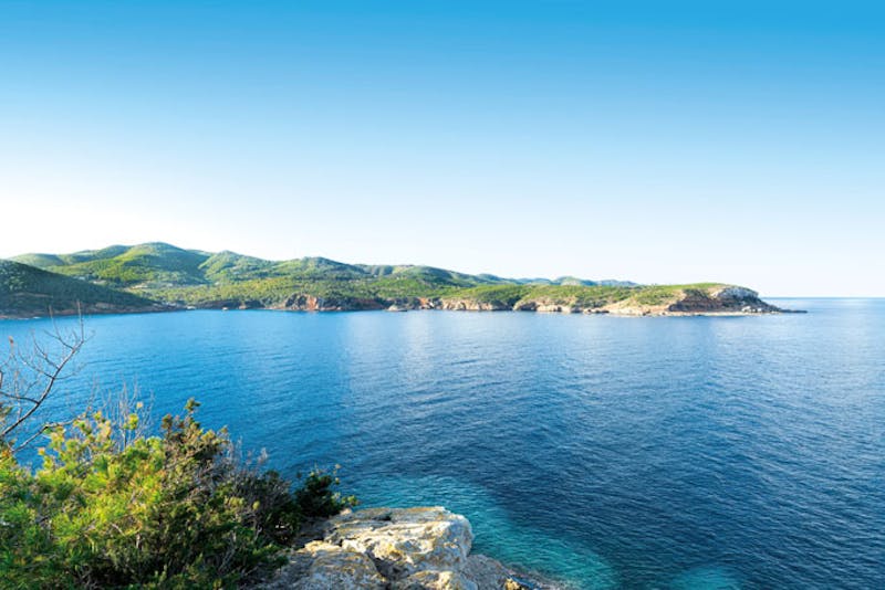 HotelSpanienIbizaSix Senses IbizaView of Cala Xarraca Bay klein