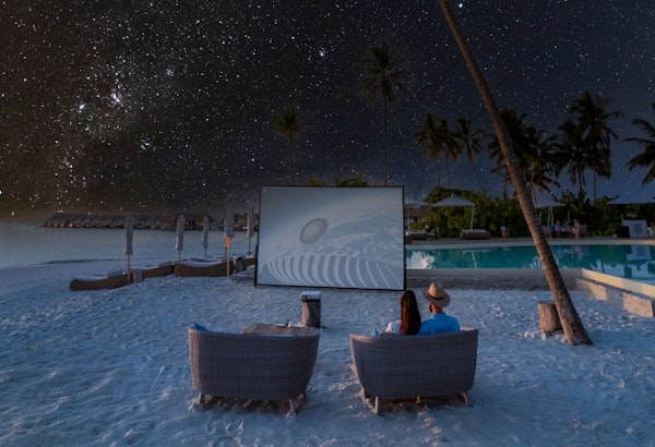 HotelMaledivenBaglioni Resort Maldives Experience Cinema under the stars