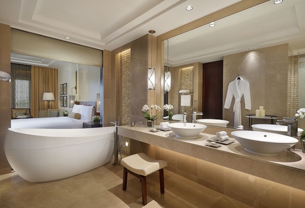 HotelDubaiRitz Carlton DubaiClub and Deluxe Room Bath