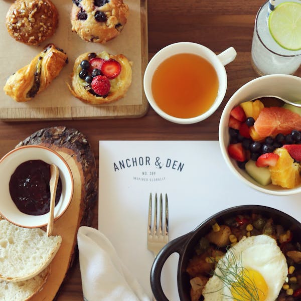 Cayman IslandsMarriottAnchor Den Breakfast 1